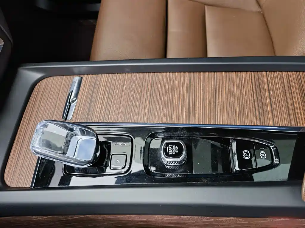Volvo XC60 PHEV 2024 — фото 14