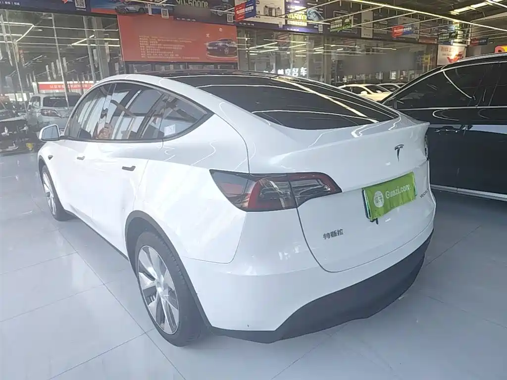 Tesla Model Y 2022 — фото 5