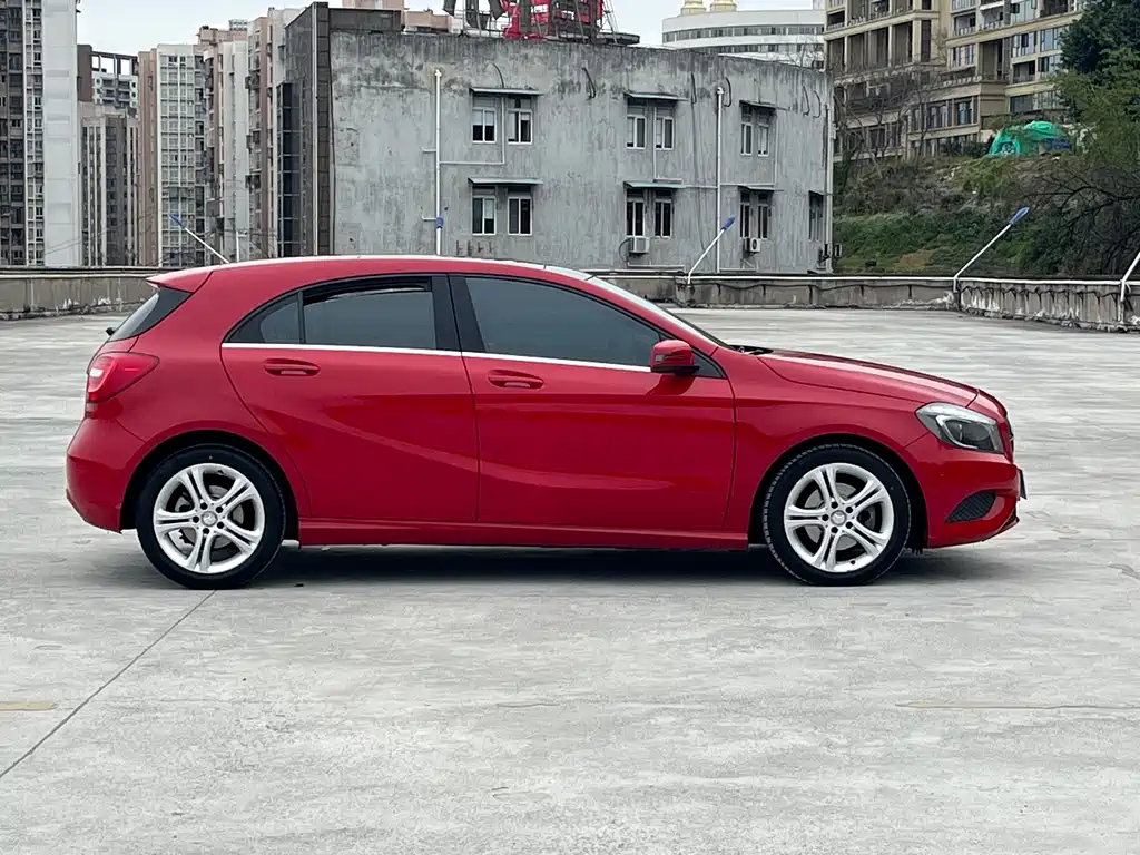 Mercedes-Benz A-Class 2015 — фото 13
