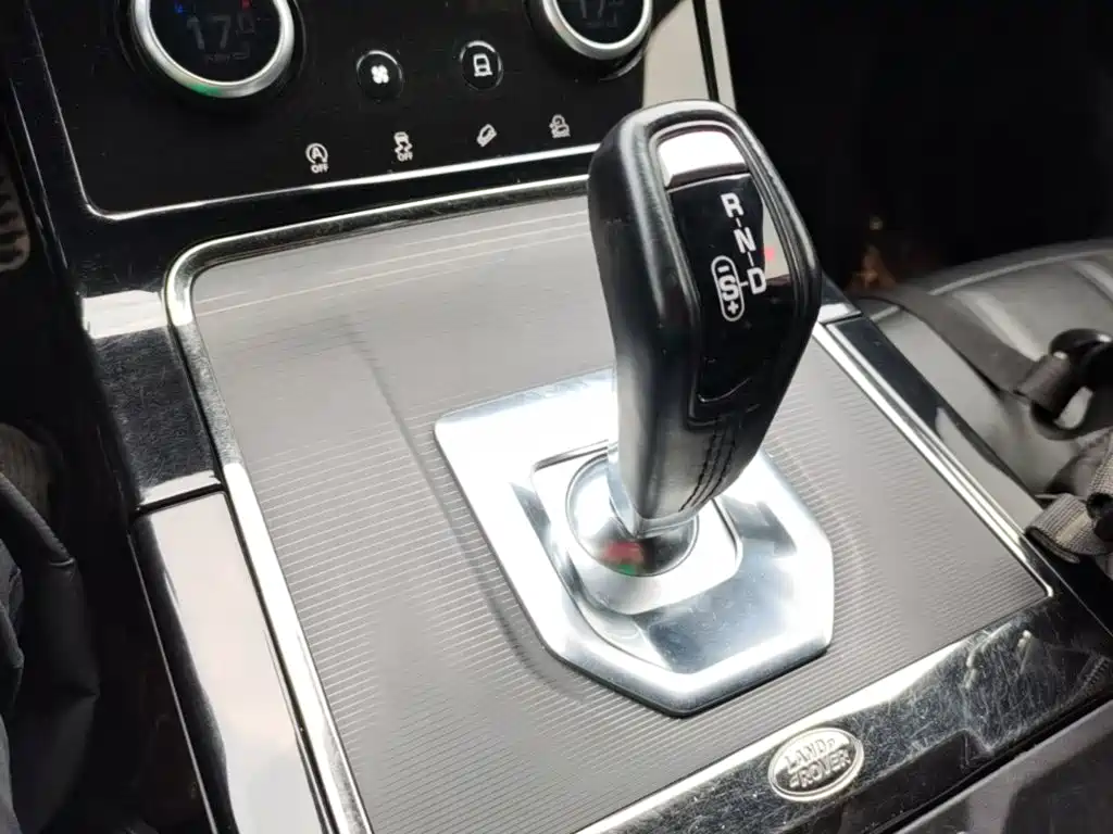 Land Rover Evoque 2021 — фото 14