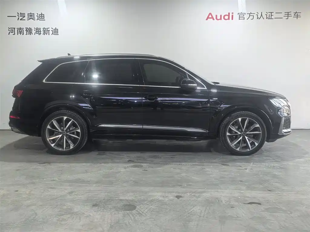 Audi Q7 2023 — фото 3