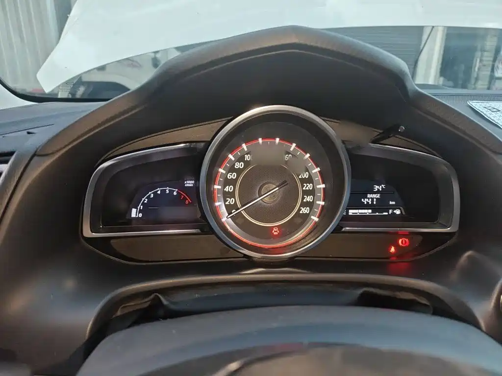 Mazda 3 Axela 2015