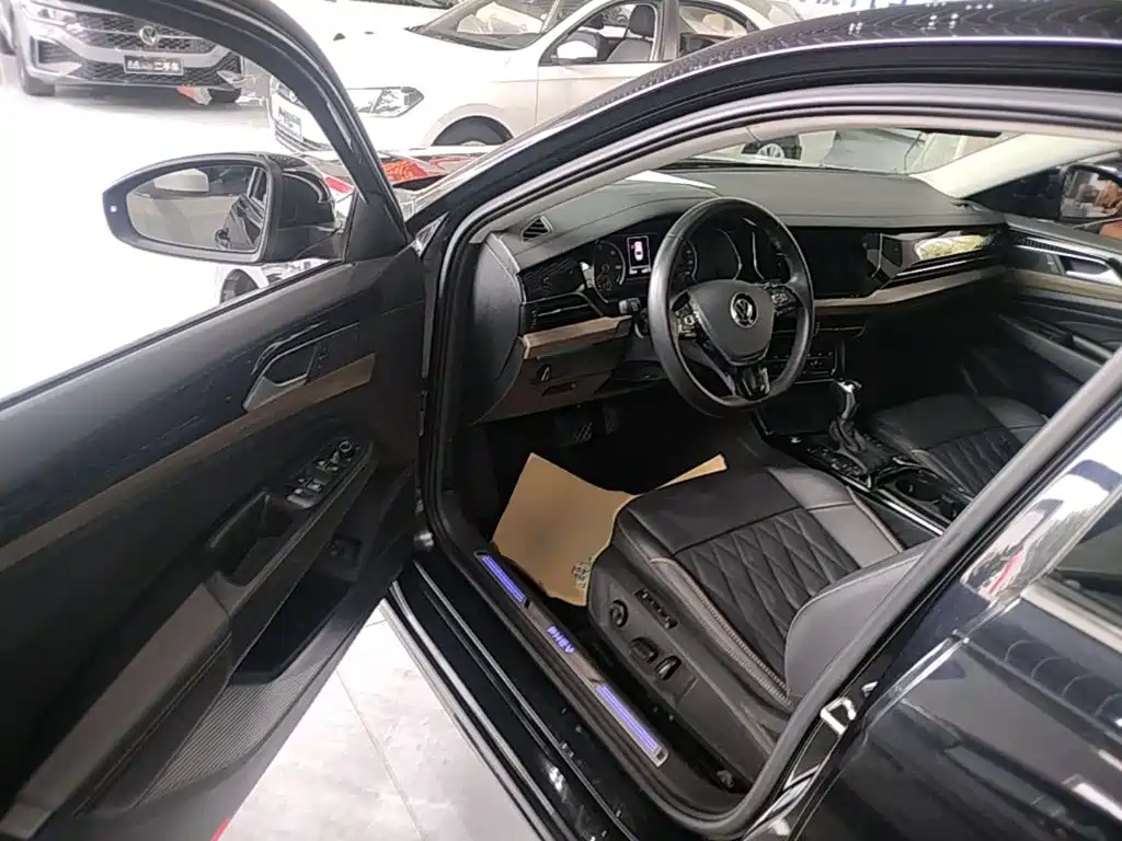 Volkswagen Passat PHEV 2021 — фото 16