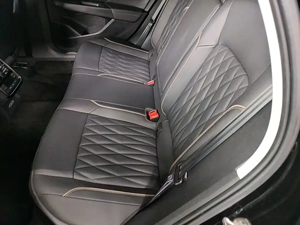 Volkswagen Passat PHEV 2021 — фото 17