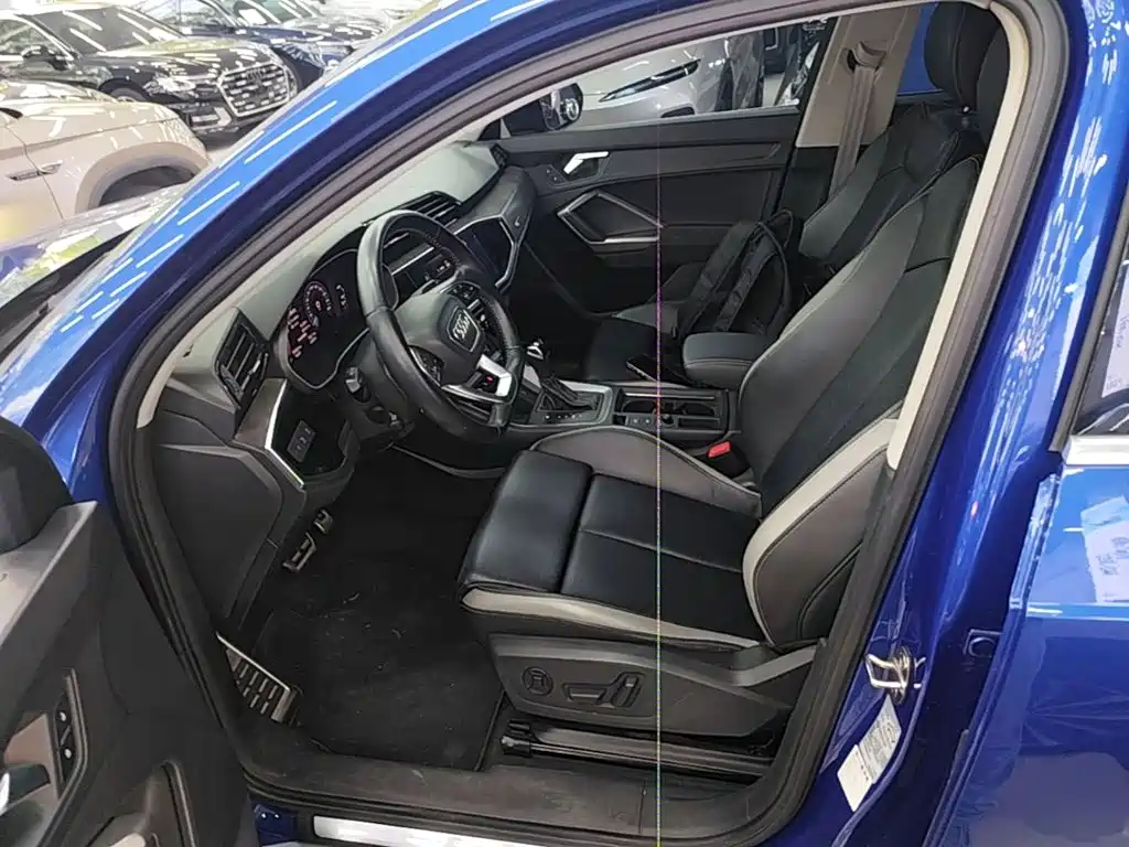 Audi Q3 2020 — фото 16