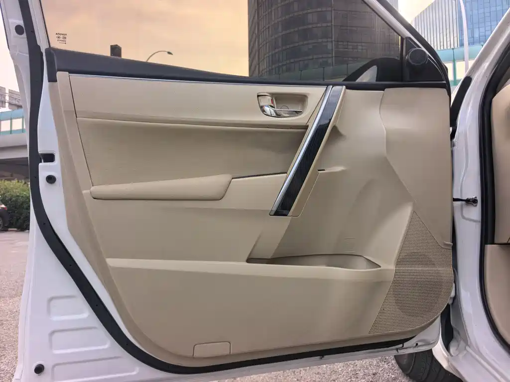 Toyota Corolla 2015 — фото 19