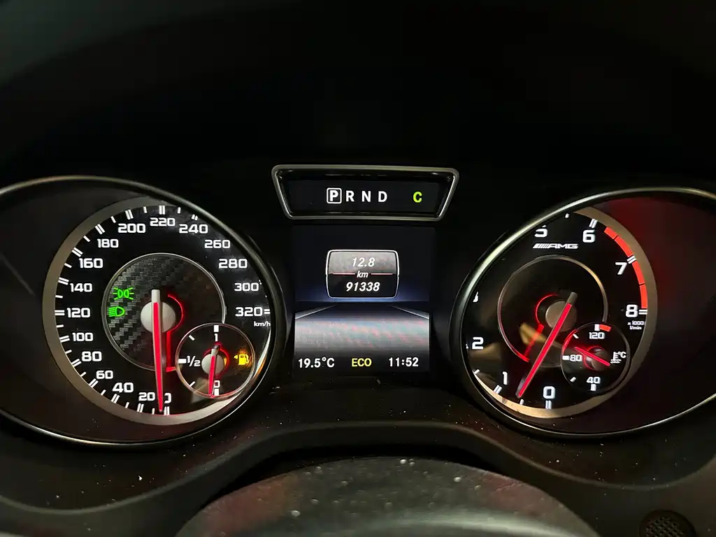Mercedes-Benz CLA AMG 2016 — фото 12