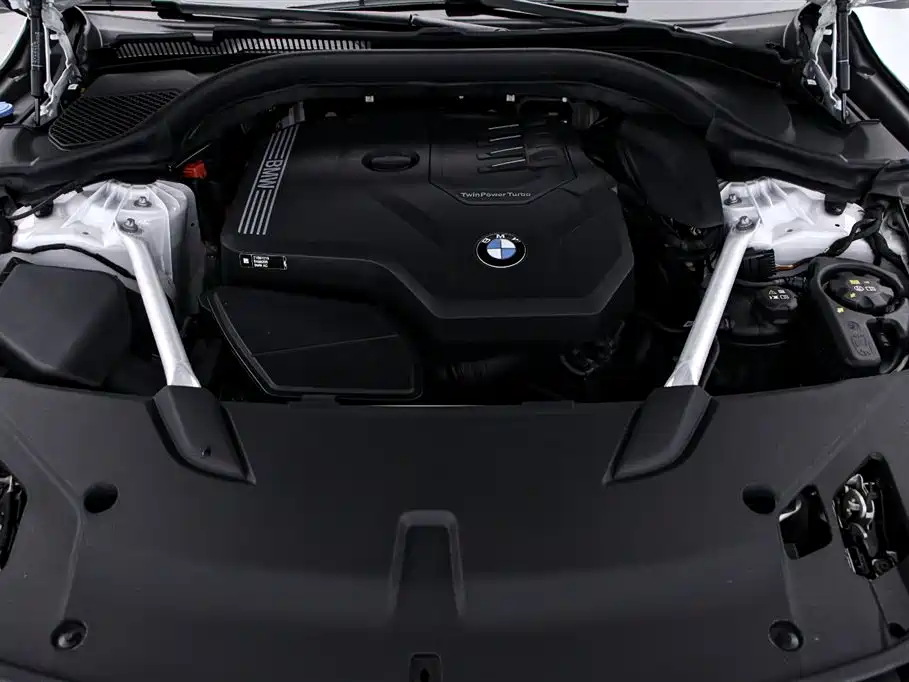 BMW 6 Series GT 2024 — фото 17