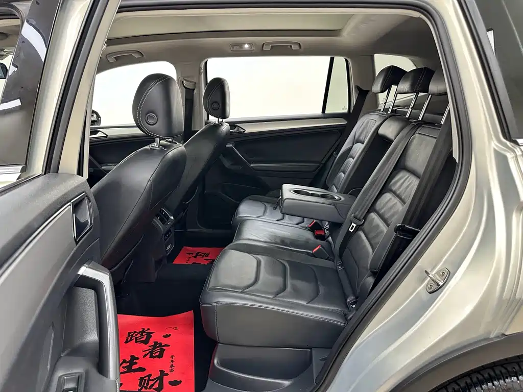 Volkswagen Tiguan L 2018 — фото 12