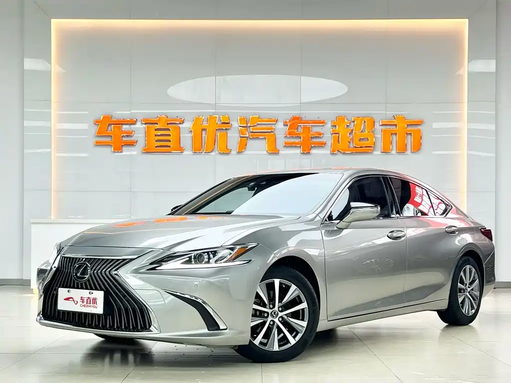 Lexus ES 2019