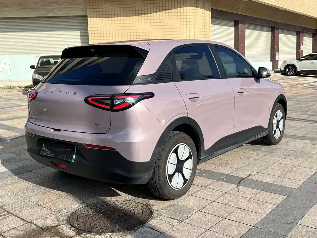Geely Galaxy Starwish 2025 — фото 8