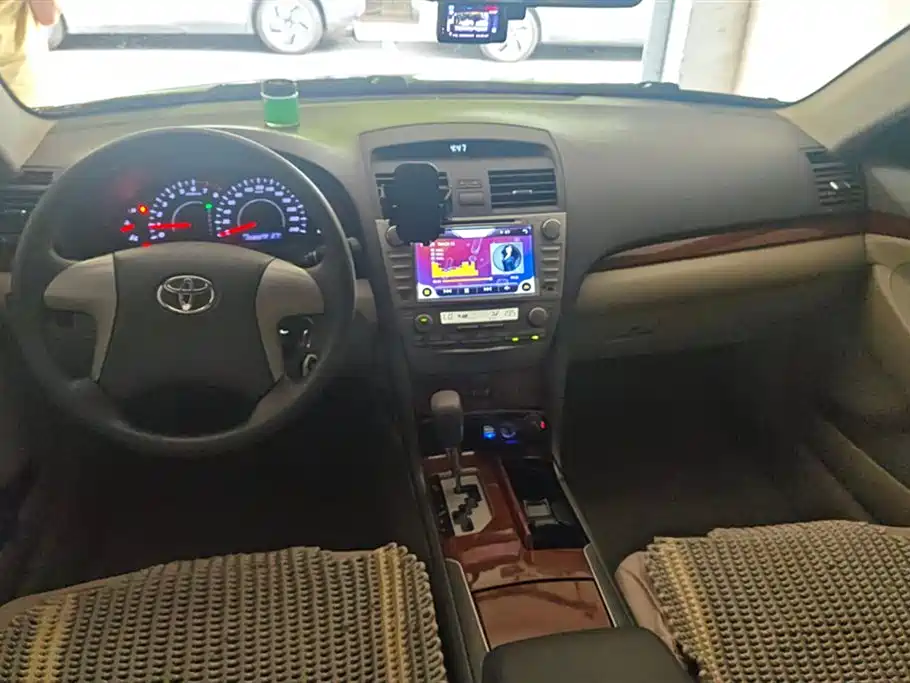 Toyota Camry 2015 — фото 12