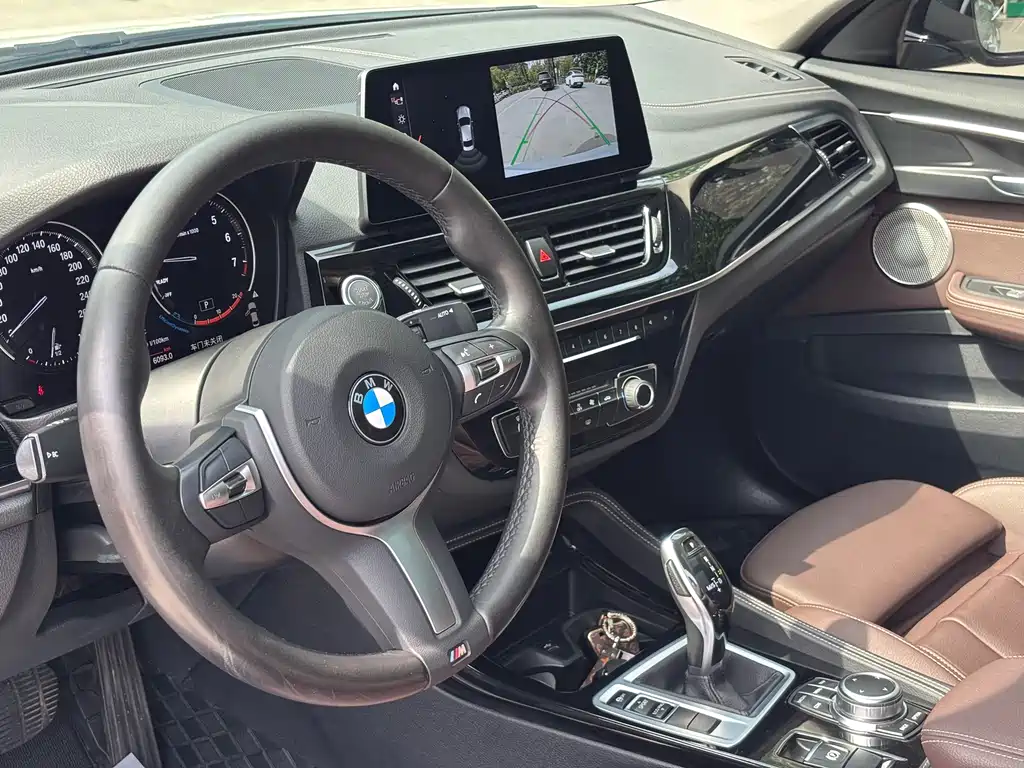 BMW 1 Series 2023 — фото 10