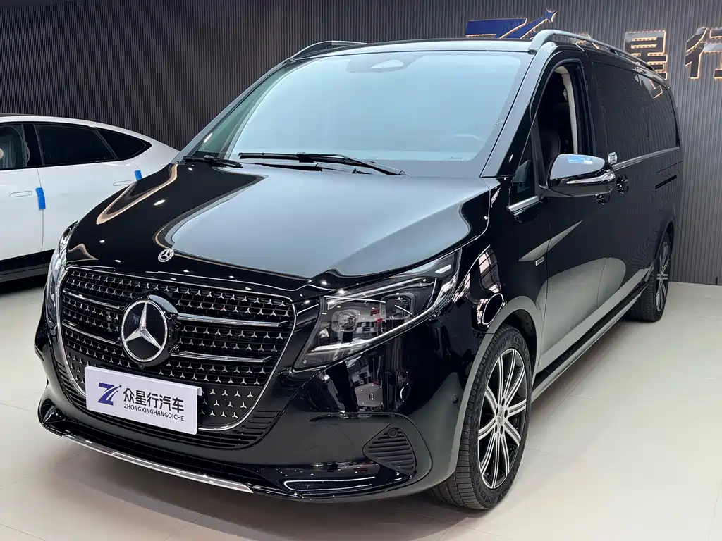 Mercedes-Benz V-Class 2024 — фото 1