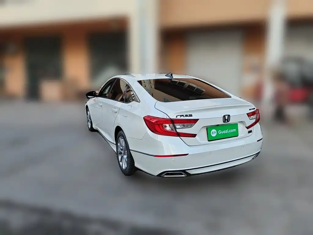 Honda Accord 2018 — фото 25