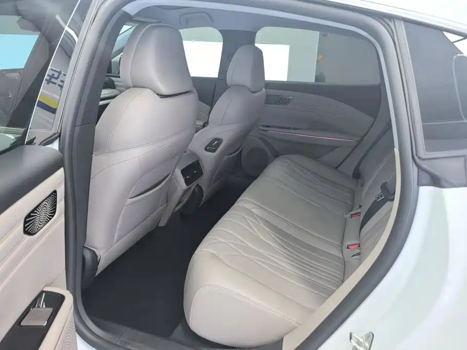 Geely Galaxy Starshine 8 2026 — фото 11