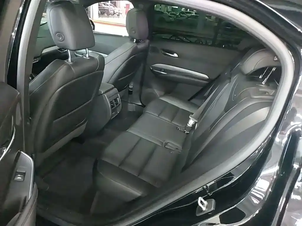 Cadillac XT4 2020 — фото 13