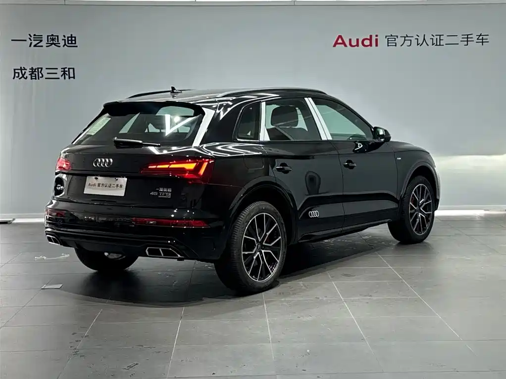 Audi Q5L 2024 — фото 4