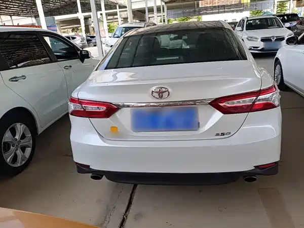 Toyota Camry 2019