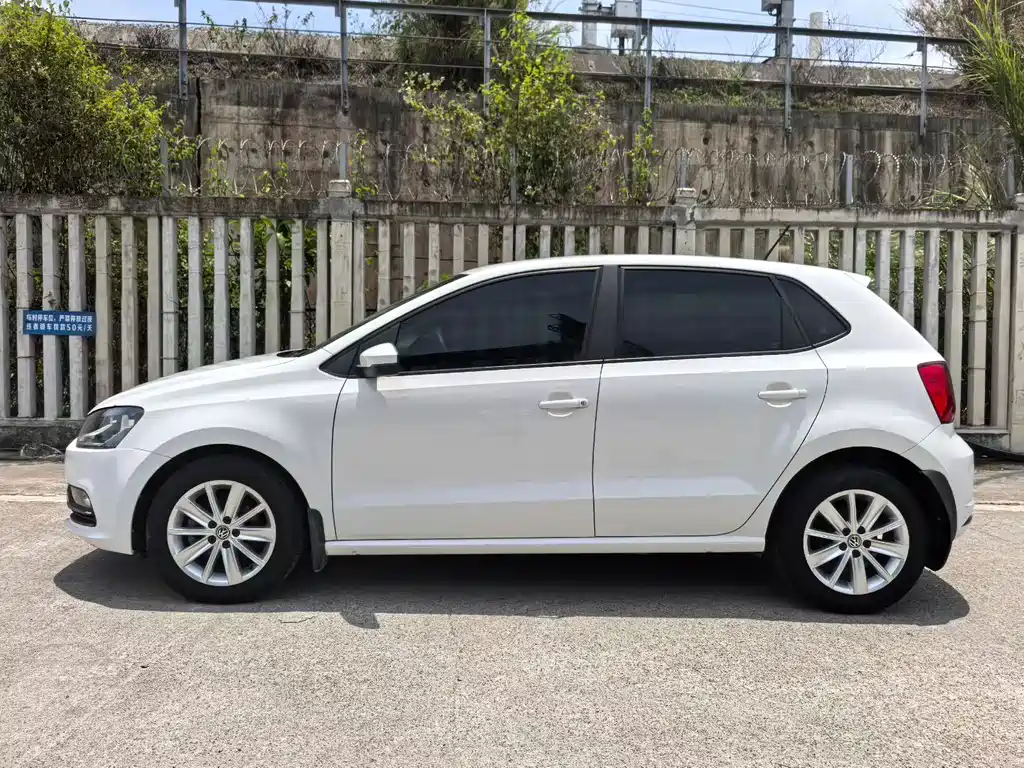 Volkswagen Polo 2016