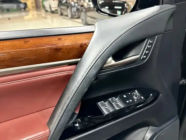 Lexus LX 2020