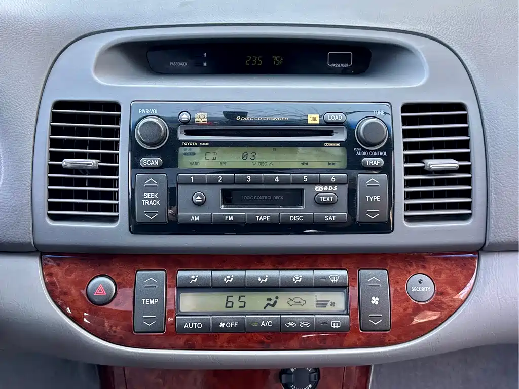 Toyota Camry 2005 — фото 6