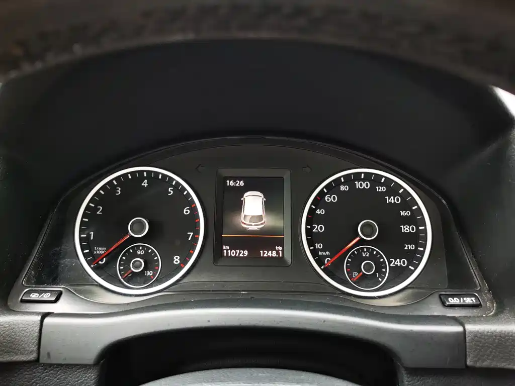 Volkswagen Tiguan 2015 — фото 12