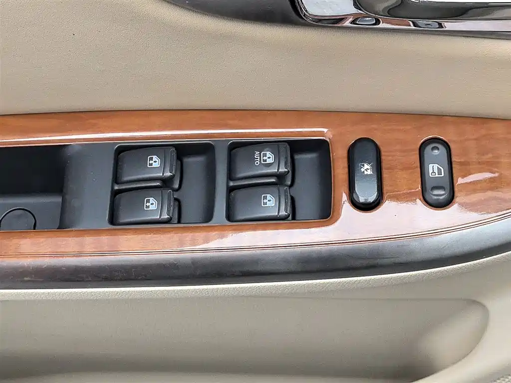 Buick Excelle 2015 — фото 9