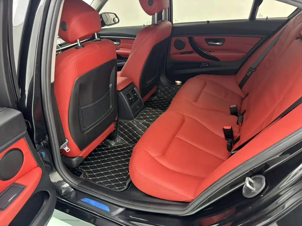 BMW 3 Series 2017 — фото 15
