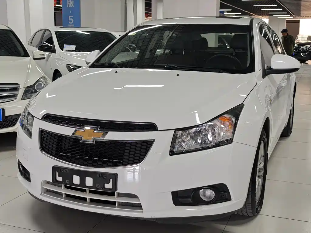 Chevrolet Cruze 2014 — фото 1