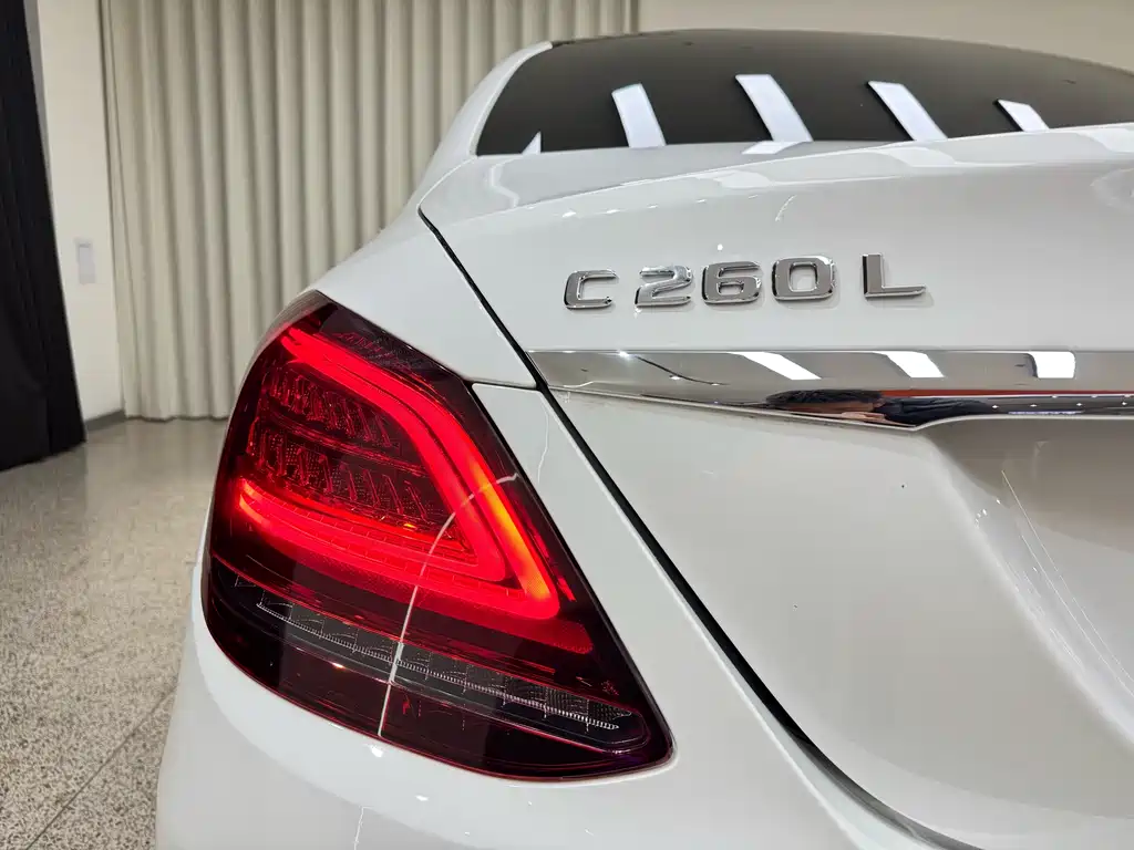 Mercedes-Benz C-Class 2019 — фото 32