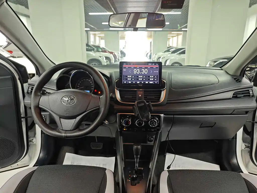Toyota Yaris L 2021 — фото 10