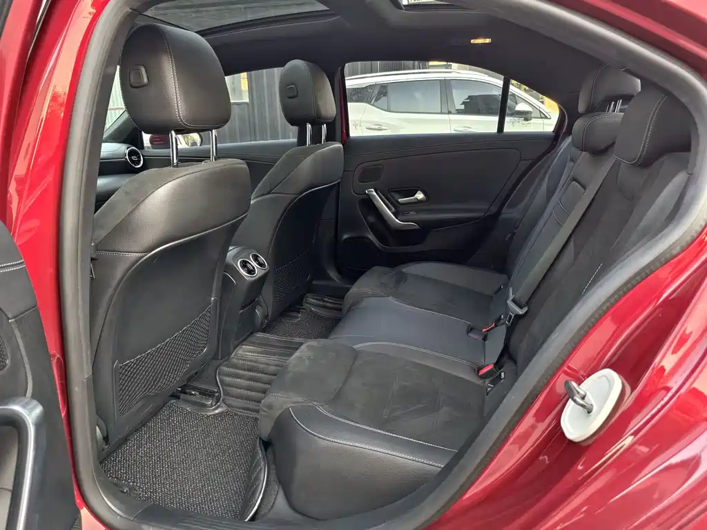 Mercedes-Benz A-Class 2019 — фото 4