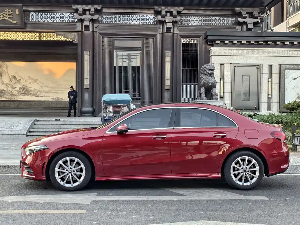 Mercedes-Benz A-Class 2019 — фото 7