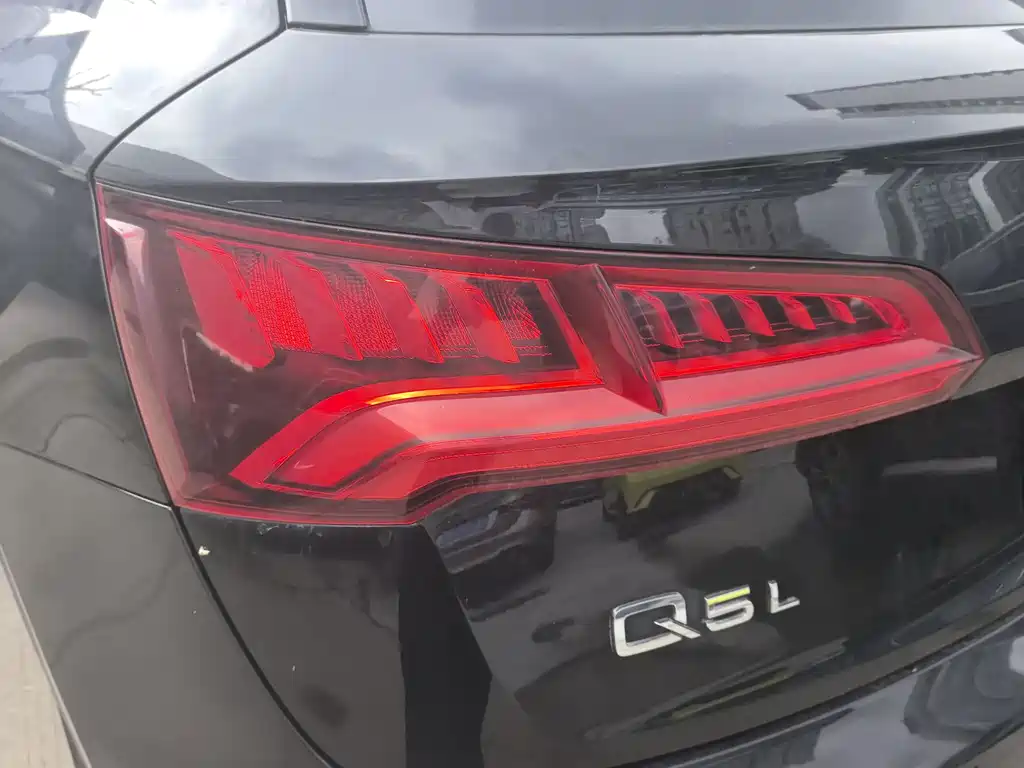Audi Q5L 2018 — фото 25