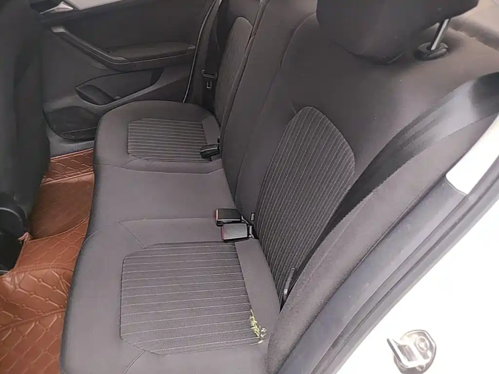 Volkswagen Jetta 2015 — фото 17
