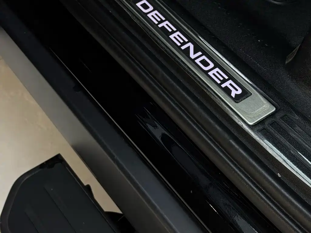 Land Rover Defender 2022 — фото 13