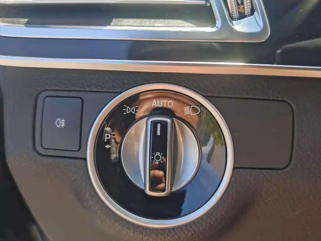 Mercedes-Benz E-Class 2016 — фото 15