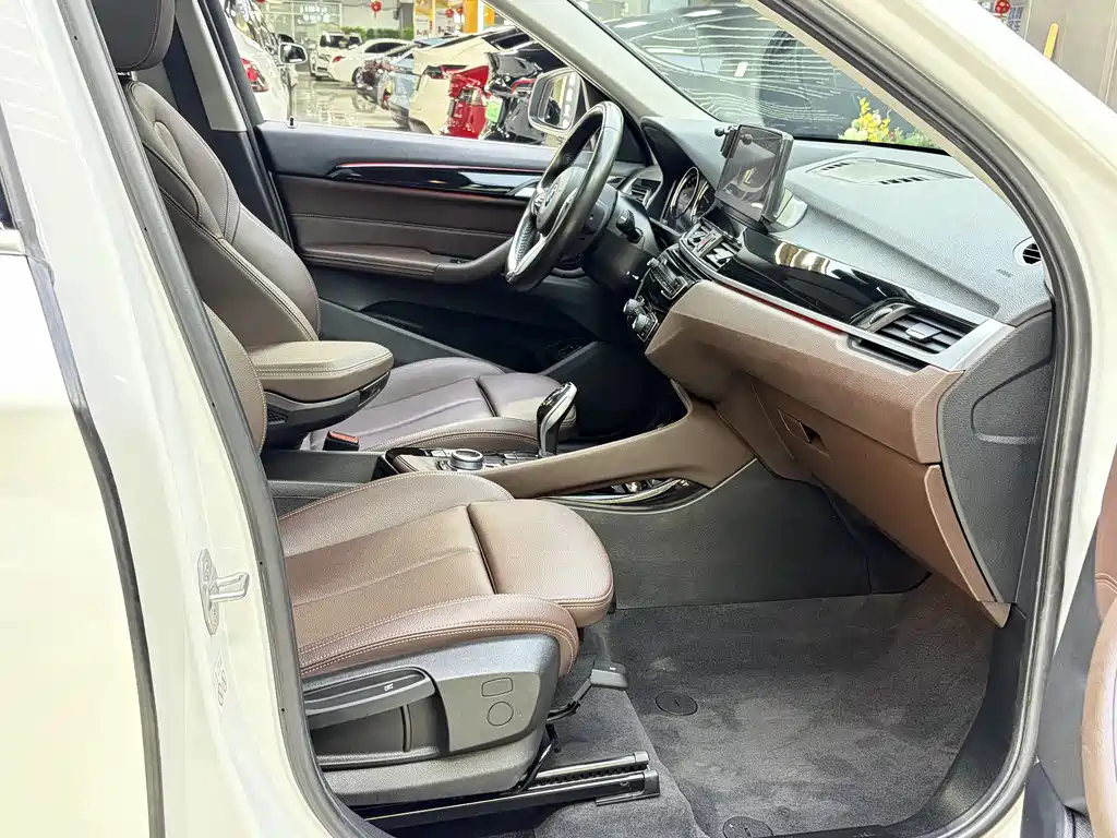BMW X1 2020 — фото 11