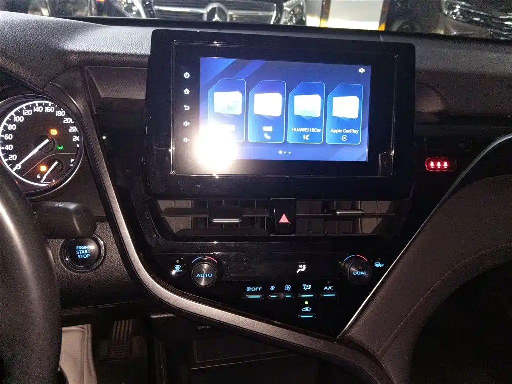 Toyota Camry 2023 — фото 13