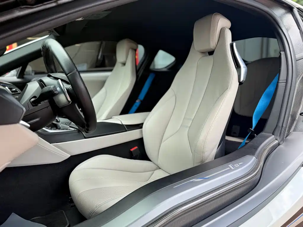 BMW i8 2016 — фото 19