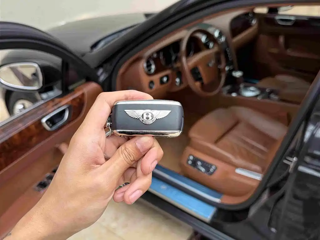 Bentley Flying Spur 2008 — фото 15