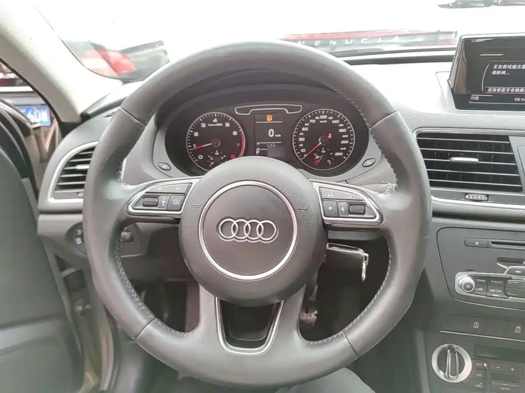 Audi Q3 2014 — фото 11