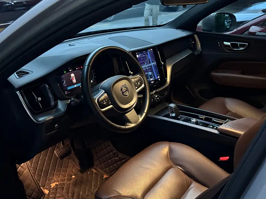 Volvo XC60 2022