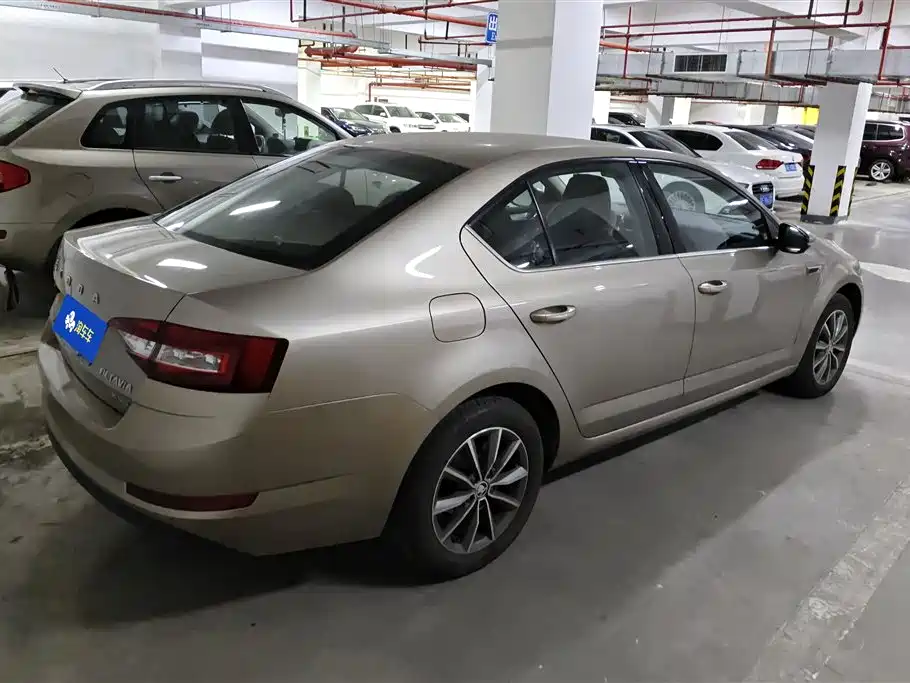 Skoda Octavia 2019 — фото 3
