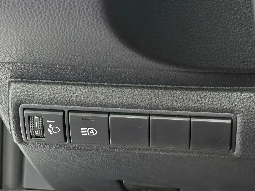 Toyota Corolla 2023 — фото 19