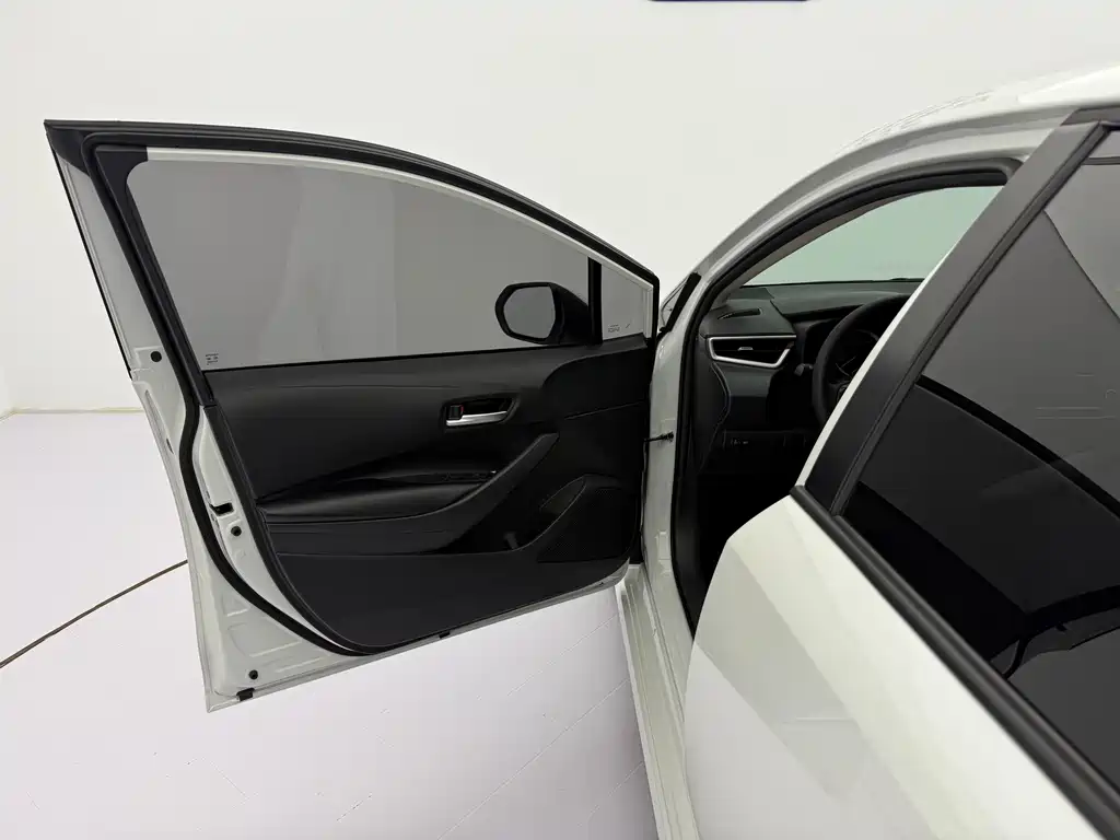 Toyota Corolla 2023 — фото 20