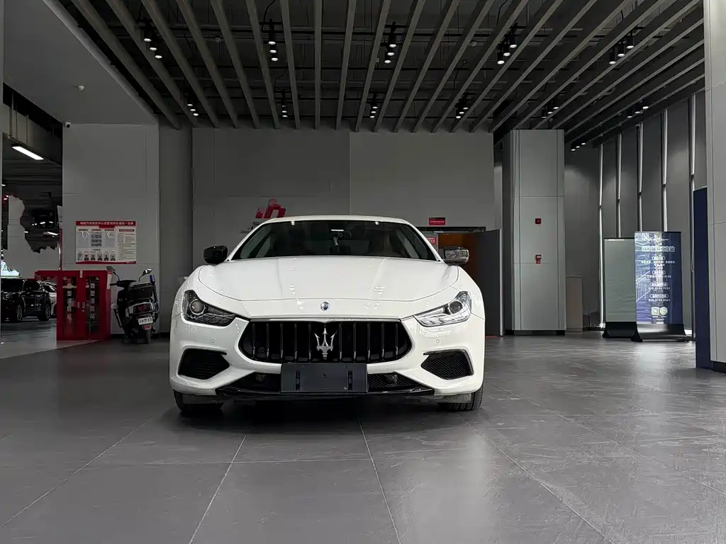 Maserati Ghibli 2021 — фото 2