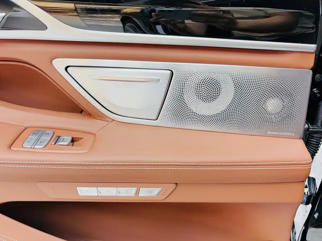 BMW 7 Series 2017 — фото 10