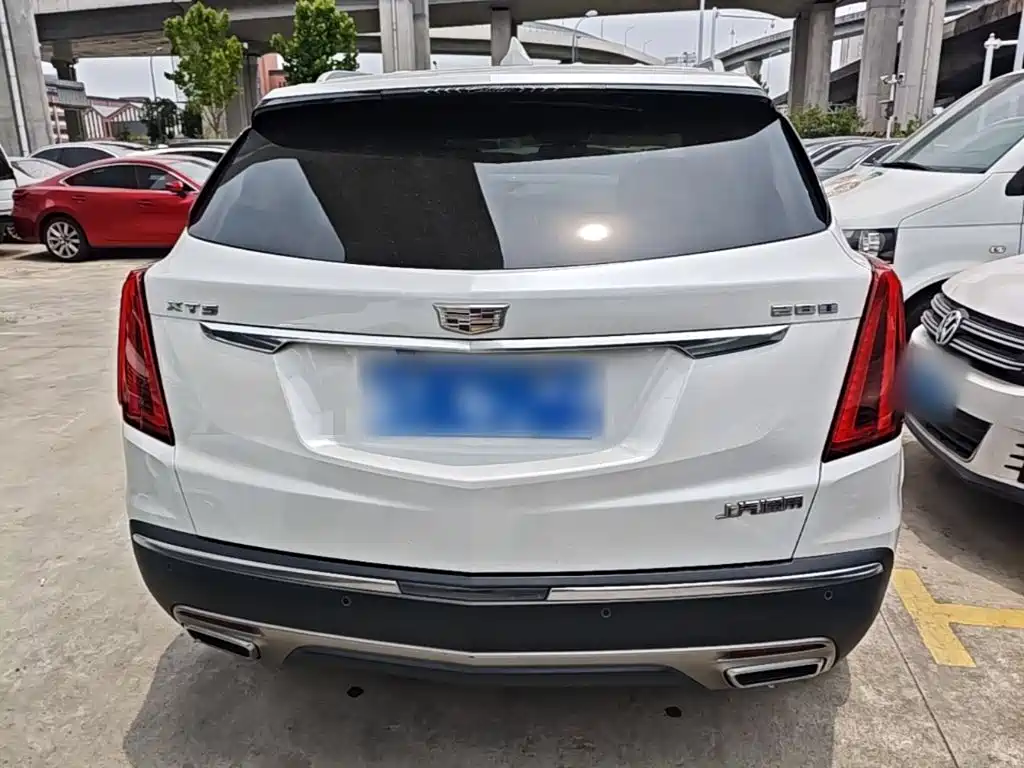 Cadillac XT5 2022 — фото 6
